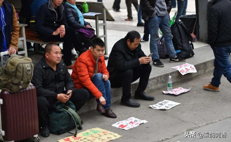 当你压力过大时，可以看看这些身边的人，或许你一下子会豁然开朗